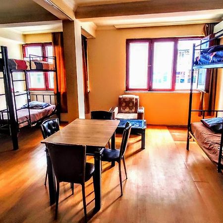 Masala Hostel Batumi Exteriör bild