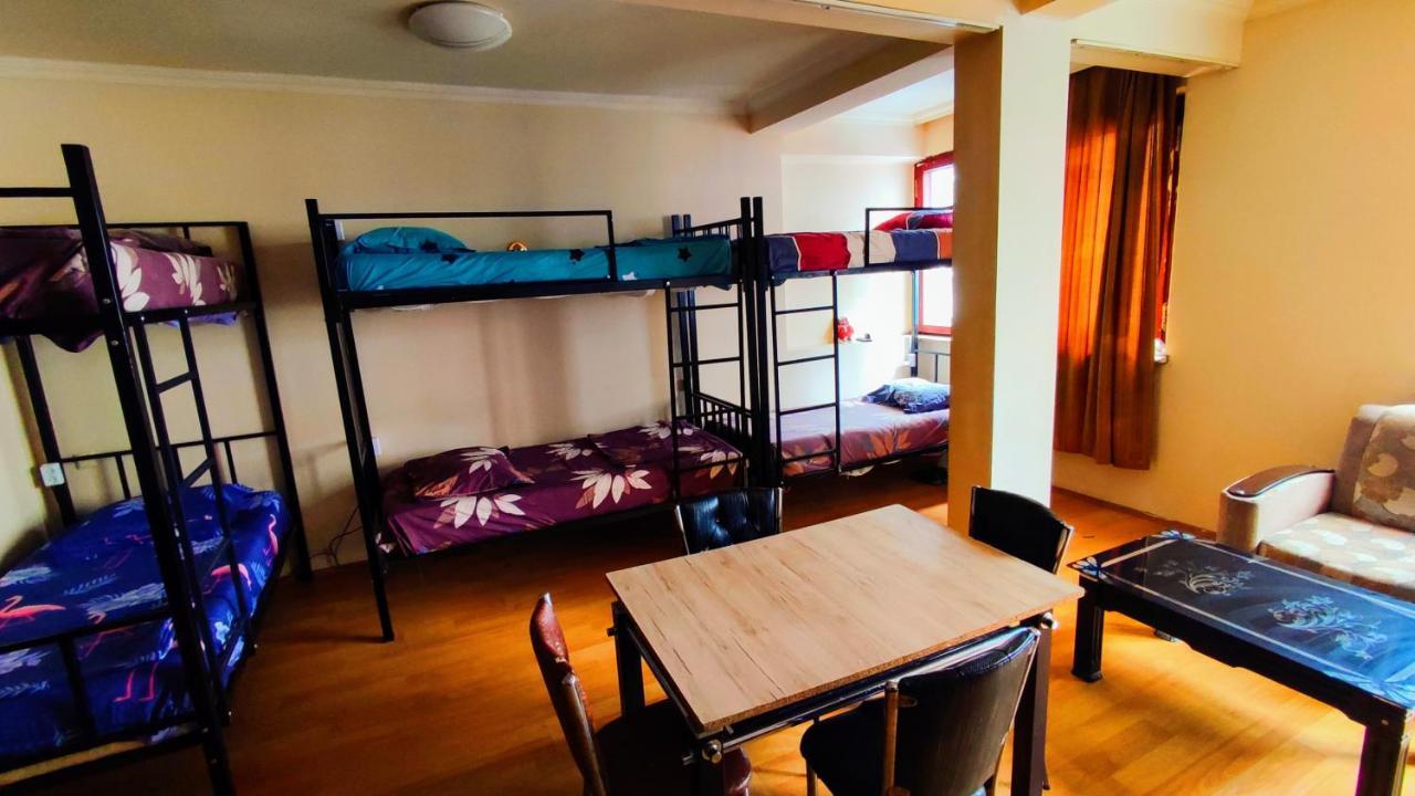 Masala Hostel Batumi Exteriör bild
