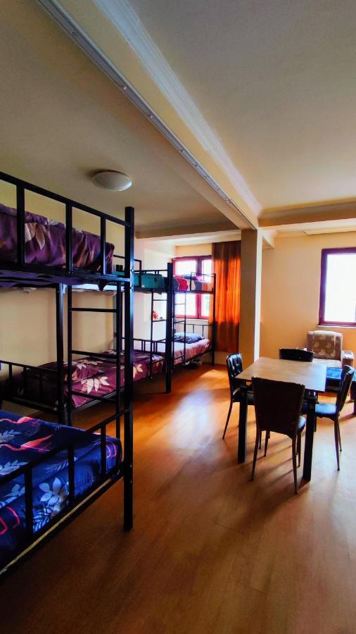Masala Hostel Batumi Exteriör bild